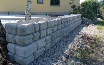Die Stützmauer ist auch Fertig.